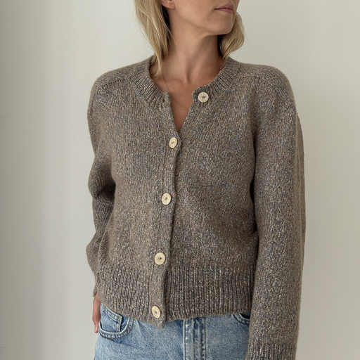 Amesbury Cardigan by Coco Amour Knitwear  |and Knitted with CaMaRose Høst 