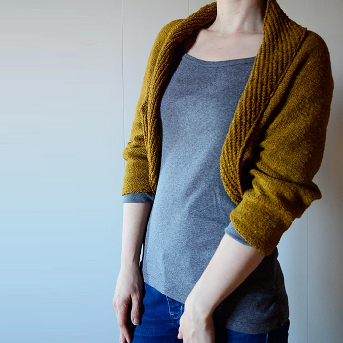 Biston Cardigan knitted in Brooklyn Tweed Loft in Hayloft color