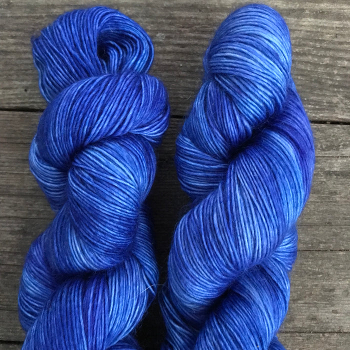 IAM Hand-Dyed  Yarn |  4-ply / Sock / Fingering | Elliot