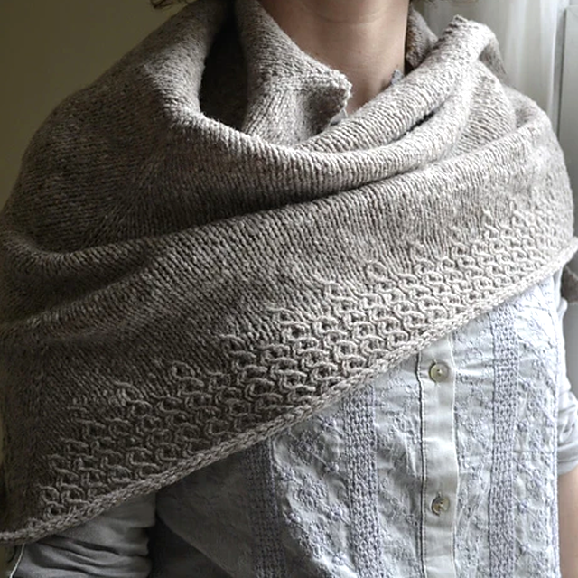 KIT - Lieselotte Shawl with Brooklyn Tweed Loft (American Targhee-Columbia Wool)