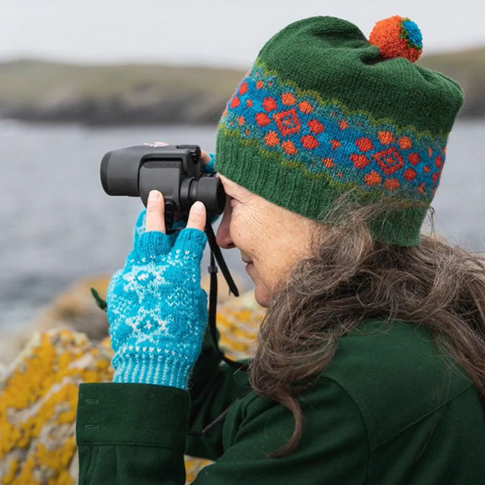 Grand Shetland Adventure Knits by Mary Jane Mucklestone and Gudrun Johnston