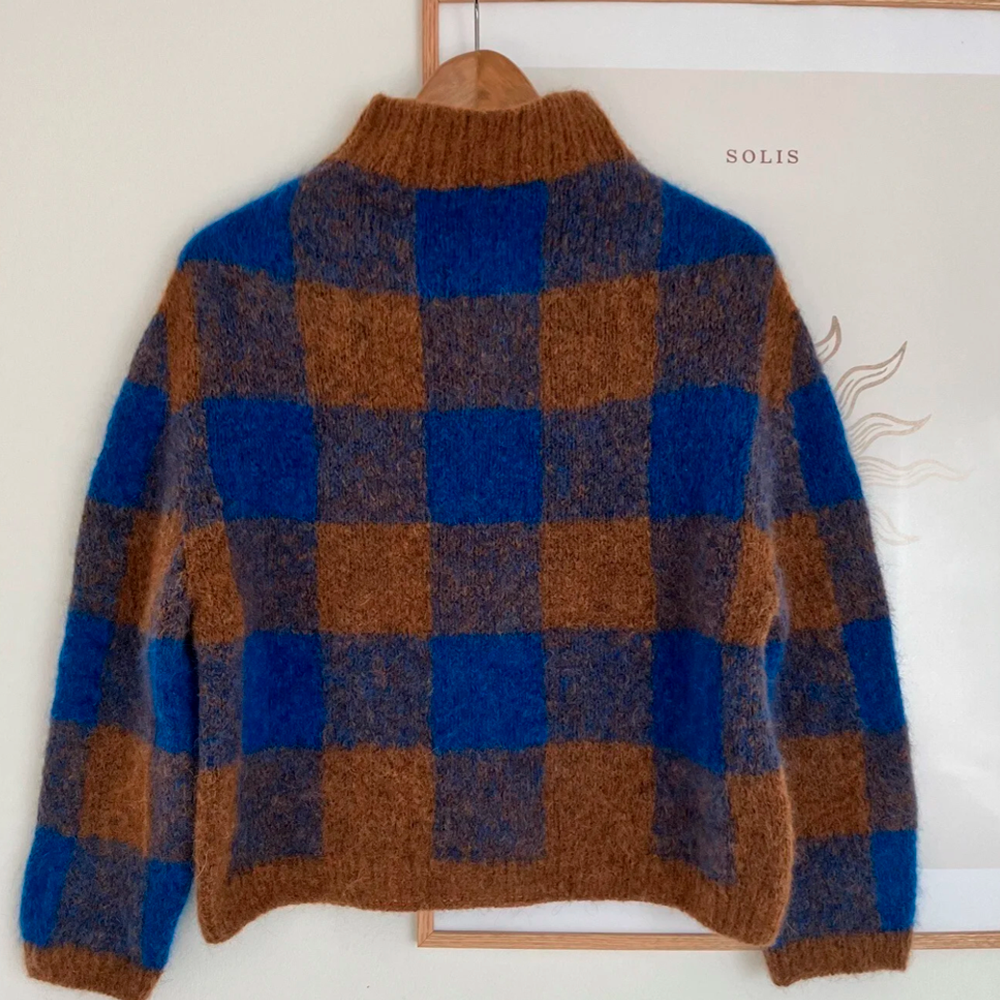 Lumber Sweater The knit Is On | Knitted with CaMaRose Midnatssol