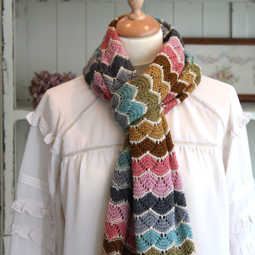 Trines Scarf from CaMaRose - a Printed Pattern