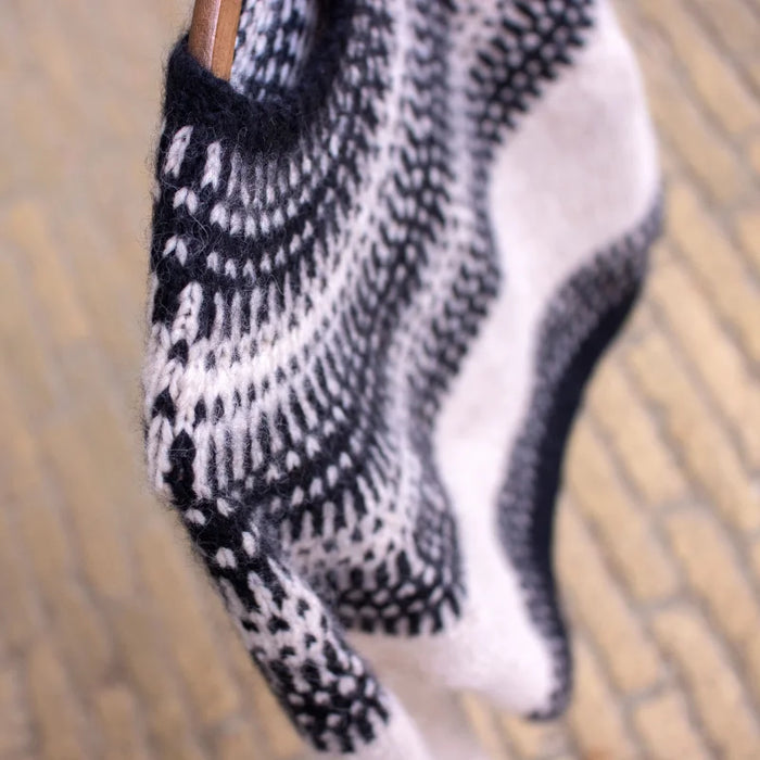 Anne Ventzel: Badger and Bloom  |   Ravelry Download