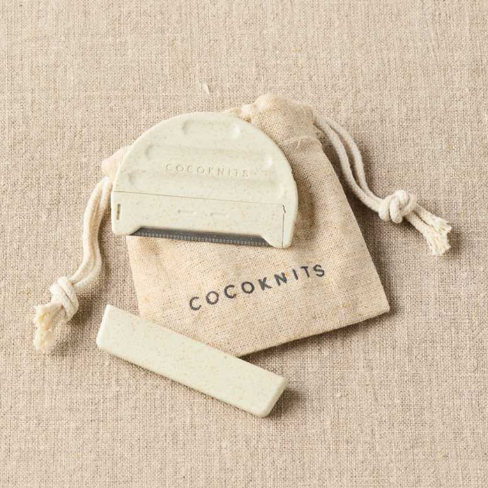 Cocoknits Fuzz Off Comb II (compact design)