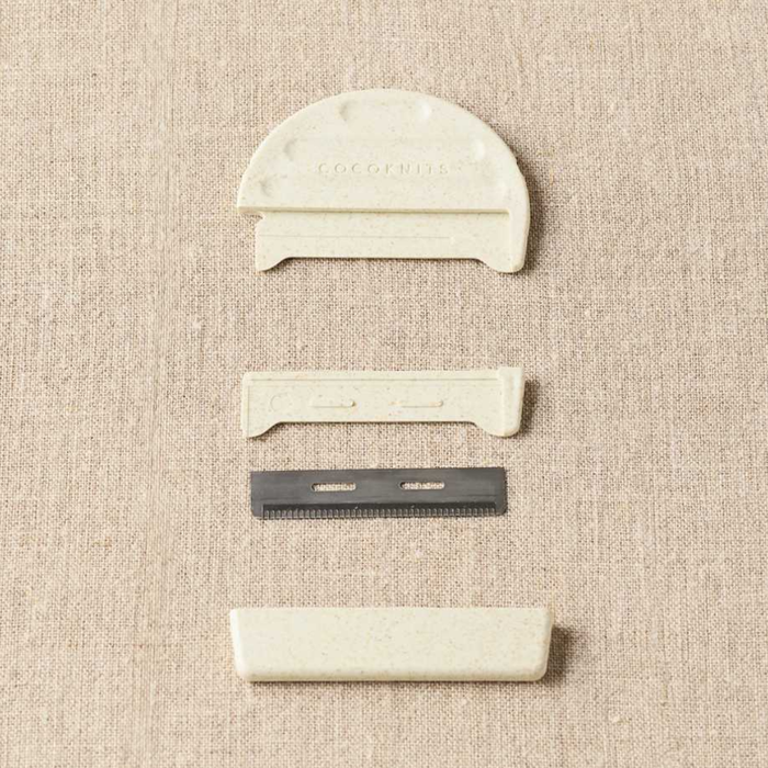 Cocoknits Fuzz Off Comb II (compact design)