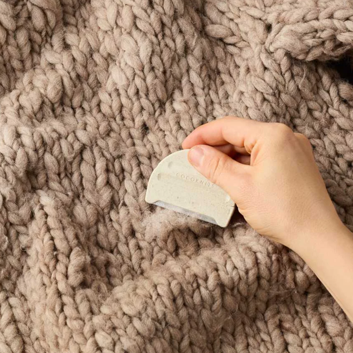 Cocoknits Fuzz Off Comb II (compact design)