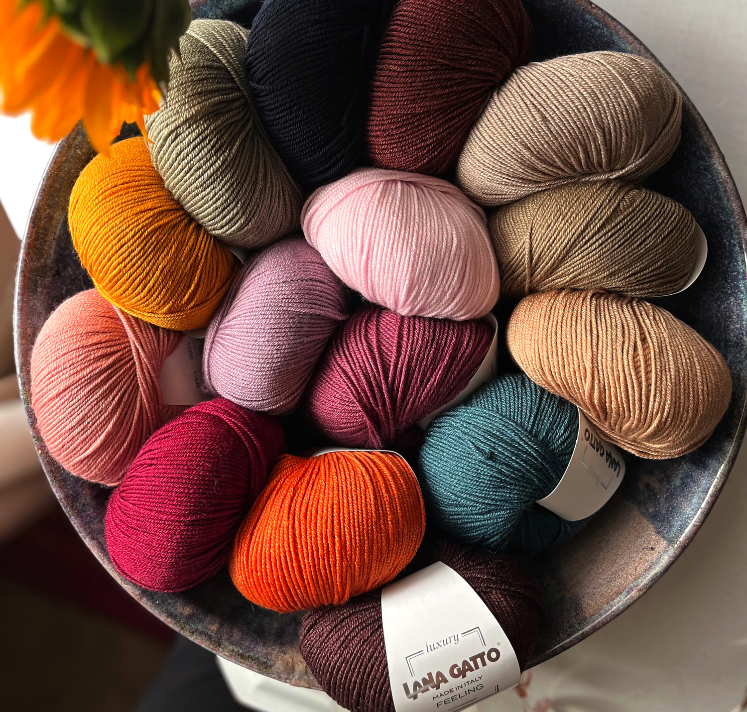 15 skeins of Lana Gatto Feeling