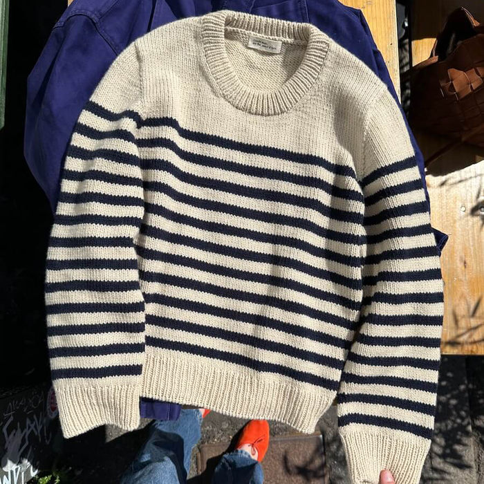 Pattern: PetiteKnit  |  Lyon Sweater (Printed)