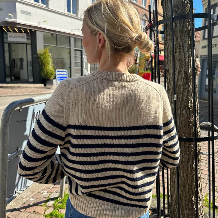 Pattern: PetiteKnit  |  Lyon Sweater (Printed)