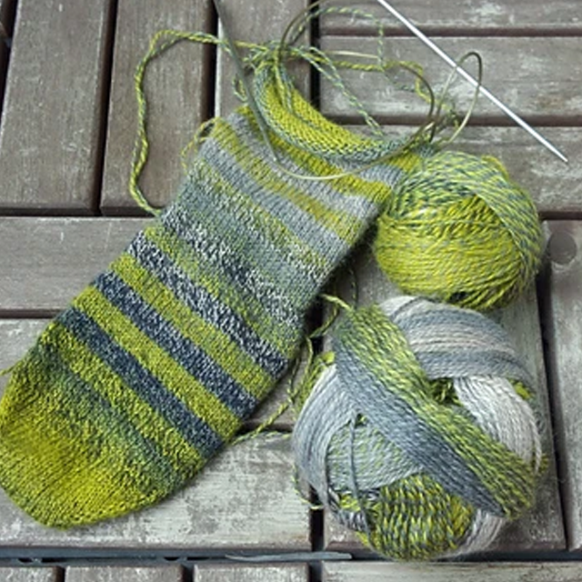 Magic Zauberball Stripe Socks by Tofutrulla |  Free Pattern